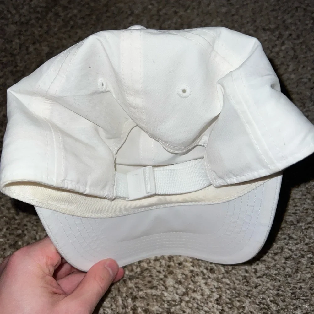 Nike Hat - Fresh Looking! - Picture 3 of 3